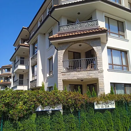 Bayview Todorov Μπουργκάς
